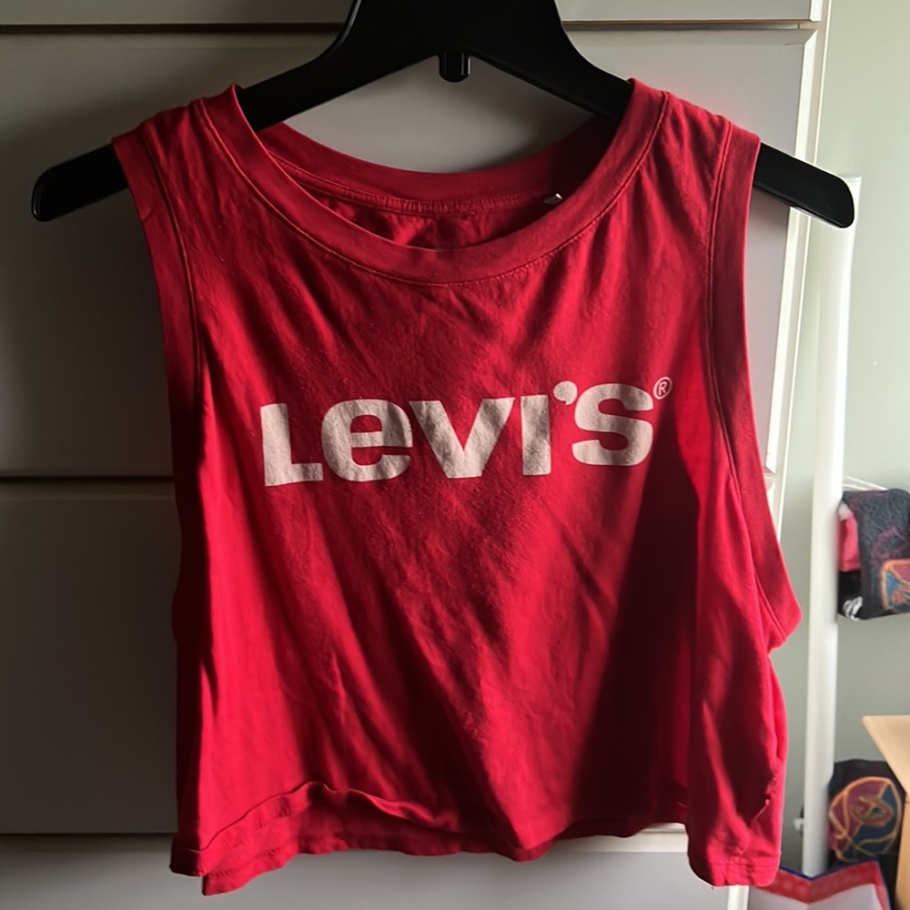 Medium red Levi’s crop top